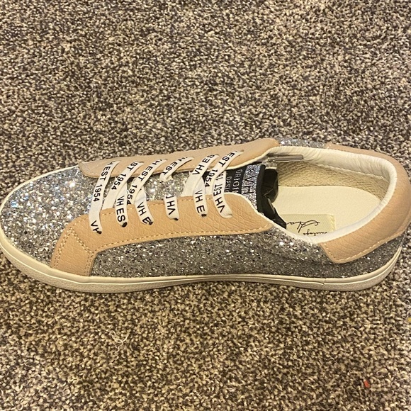 Bani 2 Sneaker - Picture 11 of 11